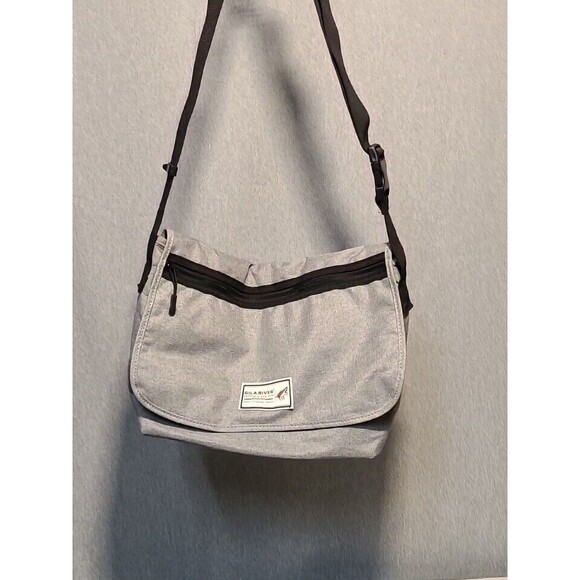 GILA River grey crossbody messenger bag. Pin Striped Liner Pink /white - Picture 2 of 12